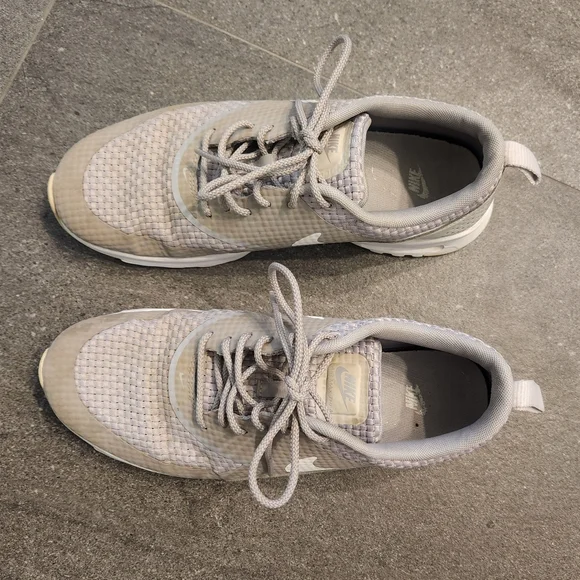 Nike Air Max Thea, Size 8 - Picture 5 of 9